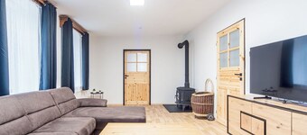 Stunning private villa for 6 guests with WIFI, TV, patio, pets allowed and panoramic view