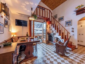 Holz, Interior Design, Möbel, Flooring, Fussboden, Decke, Zuhause, Zimmer, Tür, Hartholz