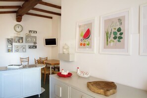 Dining - Lovely apartment for 6 people with A/C, pool, WIFI, TV and balcony, close to Florence (Impruneta)