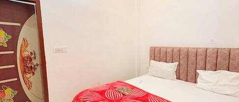 Double Room | Free WiFi
