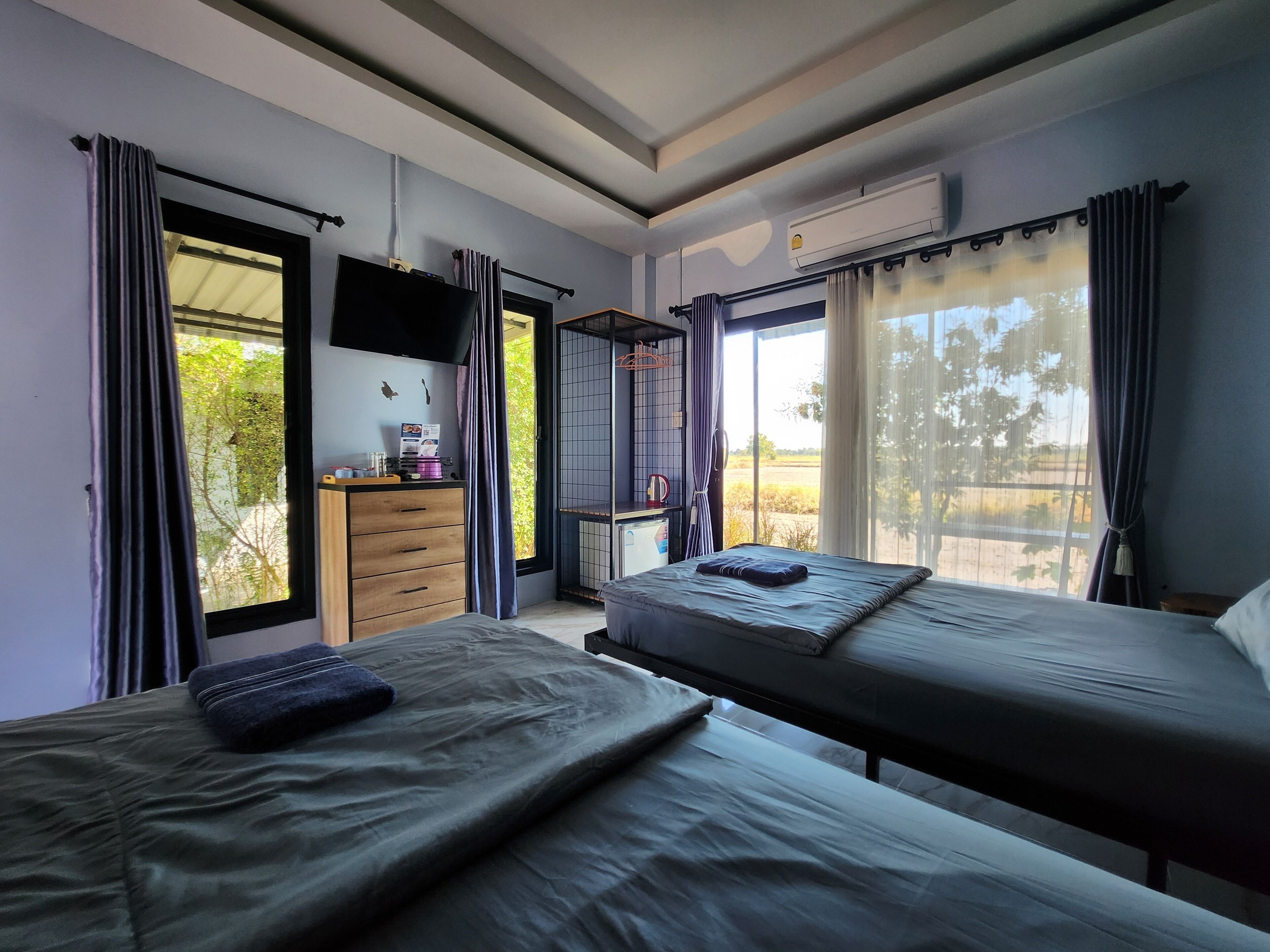 標準雙床房 | 書桌、免費無線上網