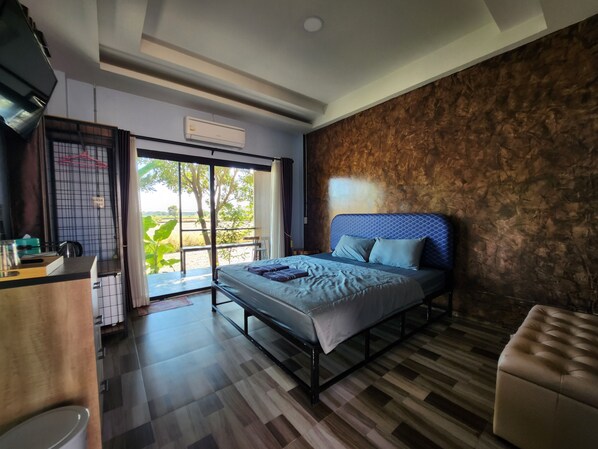 Desk, free WiFi - Maderlar Farm Restaurant & Resort (Kao Liao)