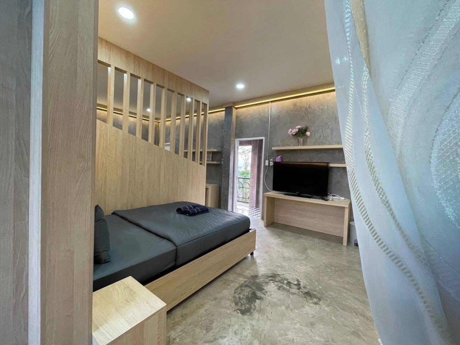 Perhehuone | Työpöytä, ilmainen Wi-Fi