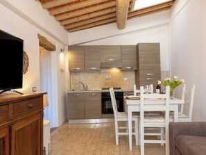 Interior - La casina by Interhome (Guardistallo)