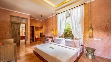 Zimmersafe, Schreibtisch, Bügeleisen/Bügelbrett, kostenloses WLAN