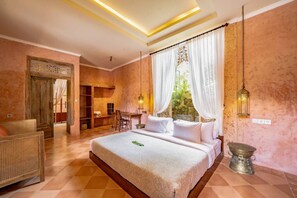 Caja fuerte, escritorio, tabla de planchar con plancha y wifi gratis