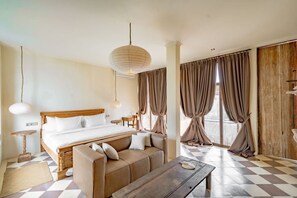 TV - Rose Moon 3BR for Groups - 5 Min to Thomas Beach (South Kuta)