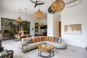 Smart TV - Aviela 3BR Villa with Sauna in Bingin Uluwatu (South Kuta)