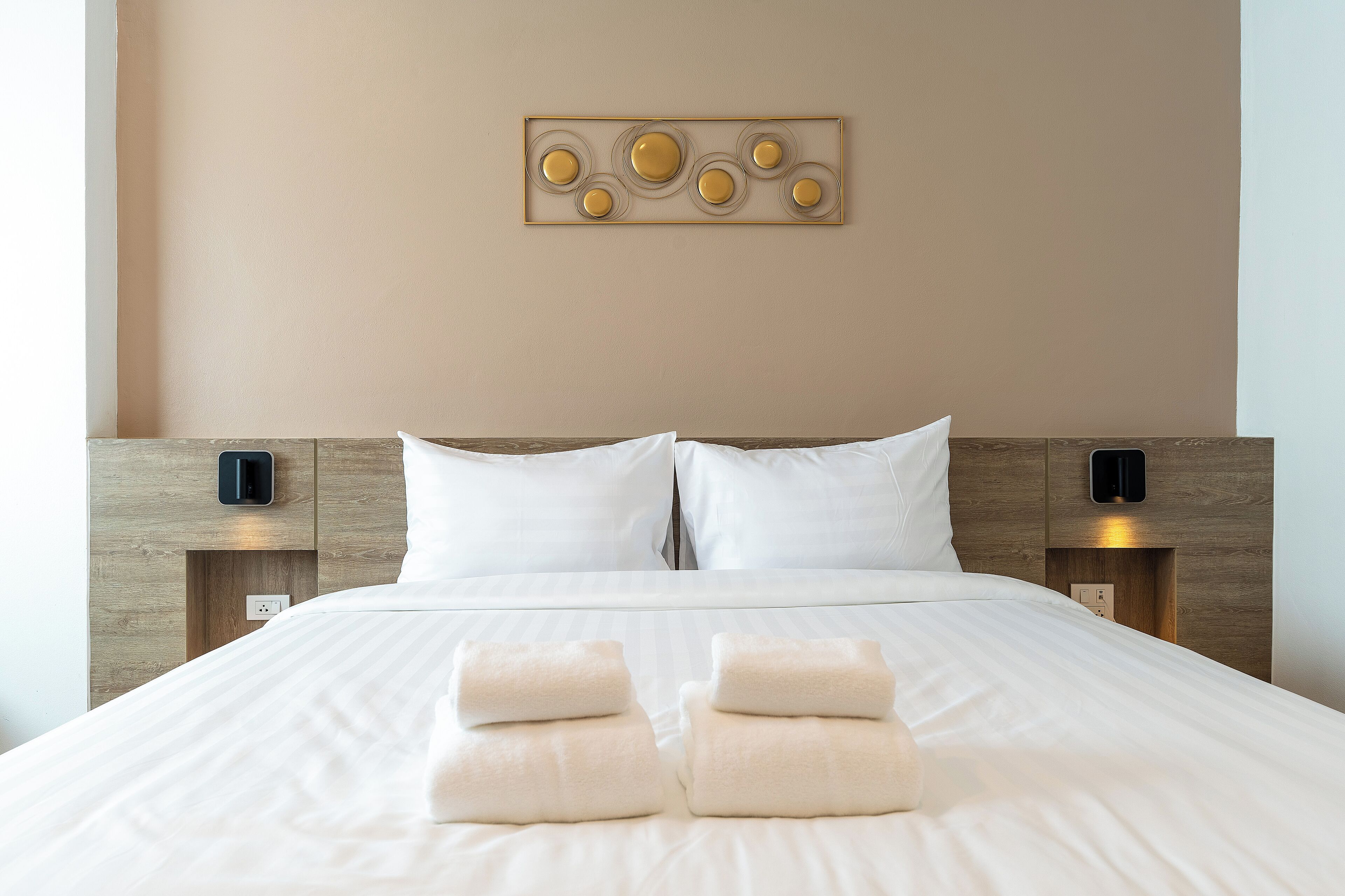 Chambre Double Supérieure | Bureau, fer et planche à repasser, Wi-Fi gratuit