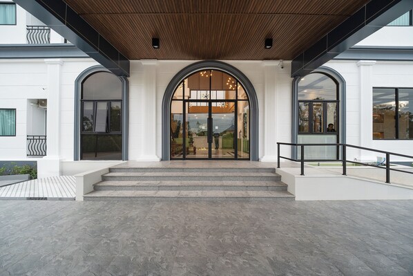 Exterior - Finn Hotel (Bueng Kan City)