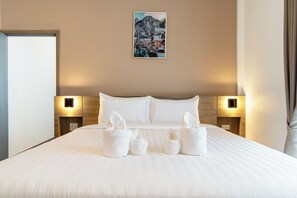 Suite | Desk, iron/ironing board, free WiFi