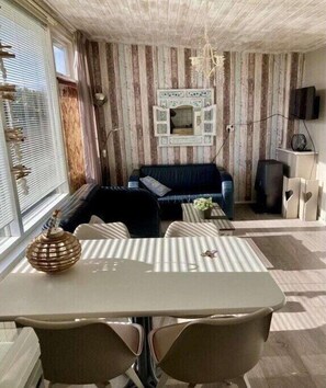 Dining - Veenendaal Comfortable holiday residence (Callantsoog)
