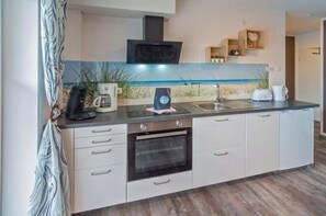 Fridge, oven, stovetop, dishwasher - Dream Apartment 4 Comfortable holiday residence (Norddeich)
