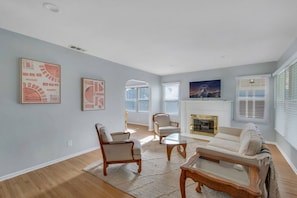 TV - Riverside Birch - Spacious, Cozy, Central, Fitness (Riverside)