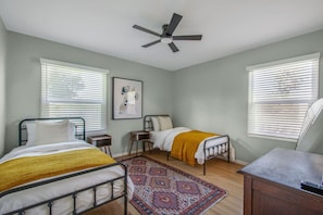 Desk, WiFi, bed sheets - Riverside Birch - Spacious, Cozy, Central, Fitness (Riverside)