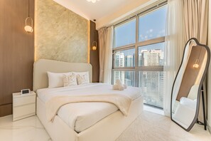3 bedrooms, in-room safe, iron/ironing board, free WiFi - Walking Distance To JBR Beach, The Walk, And Marina Mall, With Easy Access To The Metro (Dubai)