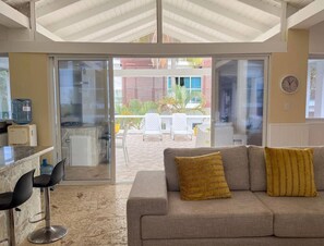 Living area - 3-Bedroom Penthouse with Pool, center Cabarete (Cabarete)