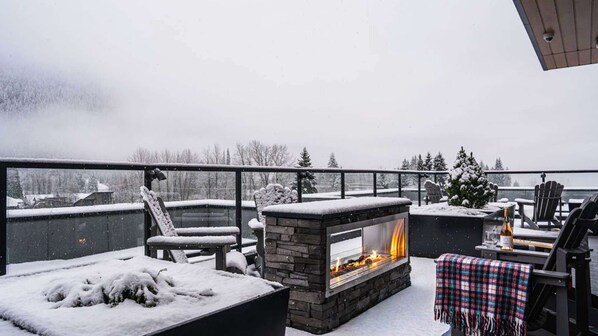 Property grounds - Revelstoke - Wooley Bully Terrace (Revelstoke)
