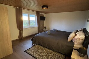 2 bedrooms, free WiFi, bed sheets