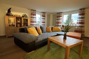 Smart TV - Holiday apartment in Seiffen with Wi-Fi (Seiffen)