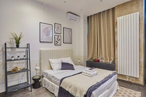 1 bedroom, desk, iron/ironing board, travel cot - Charming studio Center of Paris Montmartre (Paris)