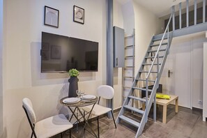 Interior - Charming studio Center of Paris Montmartre (Paris)