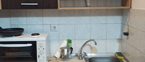 Fridge, microwave, coffee/tea maker