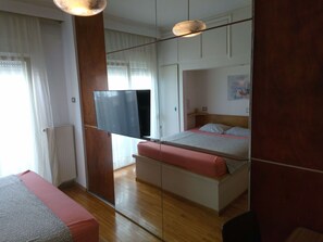 1 chambre, fer et planche Ă repasser, accĂšs Internet, draps fournis