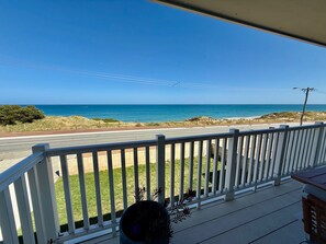 Property grounds - Blue Bay Beach Stay - Halls Head Coastal Retreat (Halls Head)