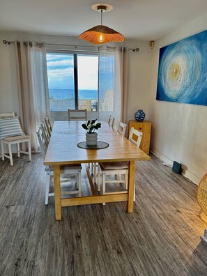 Dining - Blue Bay Beach Stay - Halls Head Coastal Retreat (Halls Head)