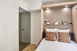 1 chambre, fer et planche à repasser, accès Internet, draps fournis