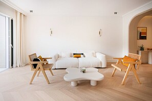 Smart TV, offices - Sumptuous apartment with garden / Arc de Triomphe (Paris)