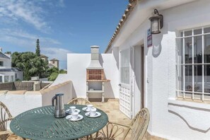 Outdoor dining - Central apartment near beach in Conil (Conil de la Frontera)