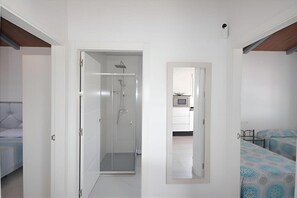 2 bedrooms, iron/ironing board, Internet, bed sheets - Charming chalet with private pool (Conil de la Frontera)