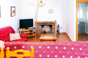 Smart TV, fireplace - Family Holiday Villa in Conil with pool (Conil de la Frontera)