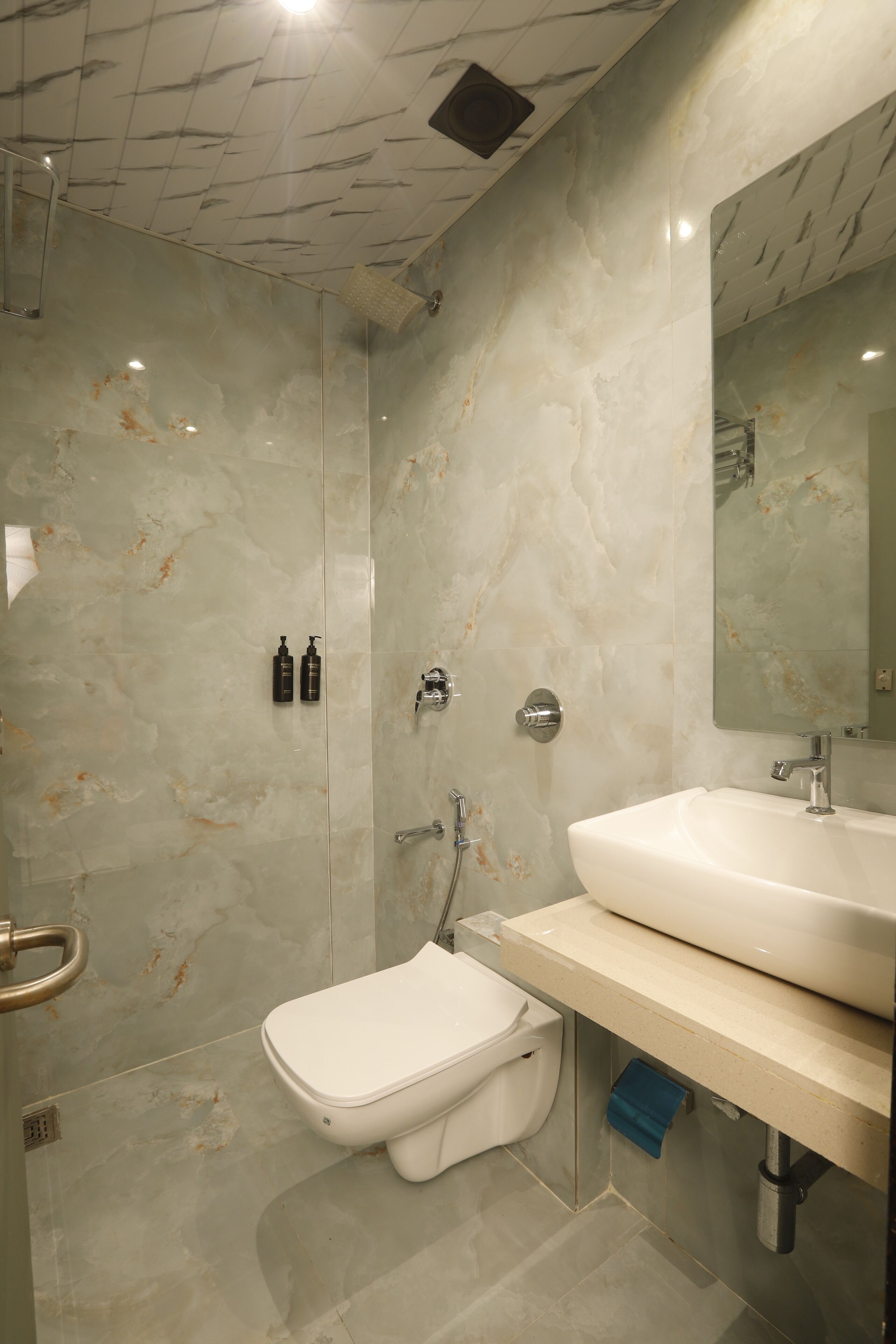 Basic Double Room, City View | Bathroom | Shower, free toiletries, towels, soap