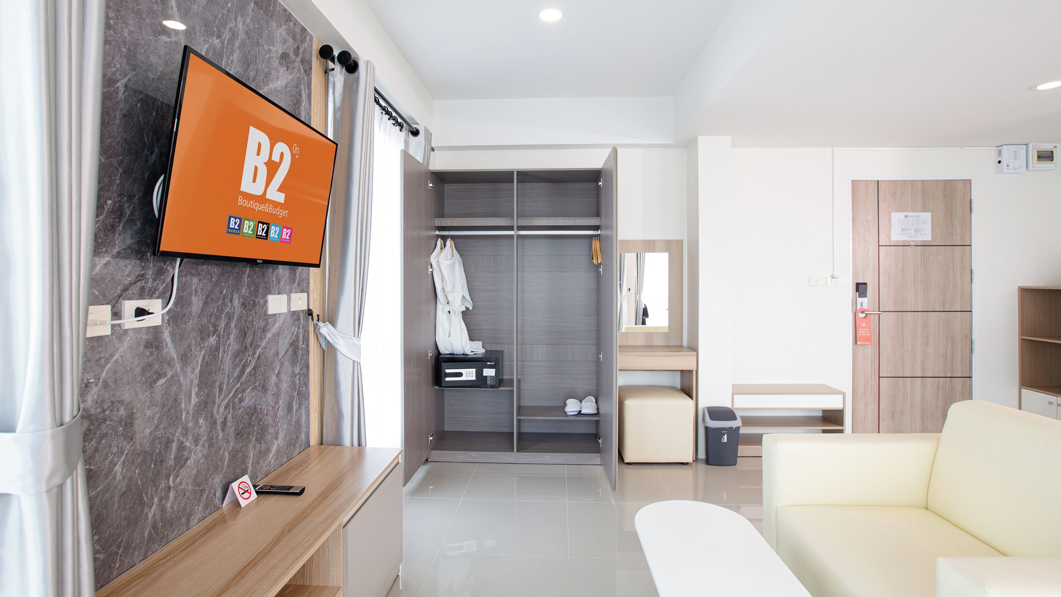 Luxury Room | In-room safe, blackout drapes, free WiFi, bed sheets