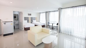 Habitación de lujo | Caja de seguridad en la habitación, cortinas blackout y wifi gratis