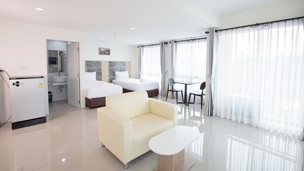 Luxury Room | In-room safe, blackout drapes, free WiFi, bed sheets - B2 Khao Yai Premier Hotel (Pak Chong)