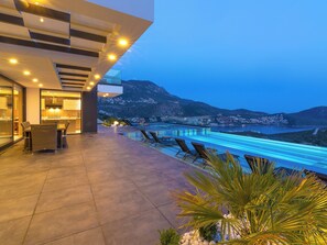 Luxury-Villa, Meerblick | Wohnbereich