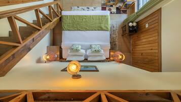 Premium Quadruple Room, 2 Double Beds, Mountain View | Free WiFi, bed sheets