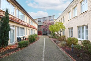 Nicht klassifiziertes Bild, 2 von 12, Schaltfläche