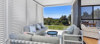 Just listed - Beachside - 5 bedroom - 1 min walk to beach - 1 & 3/4hrs Sydney