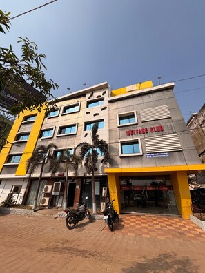 Property entrance - Hotel Welfare Club (Bhilai)