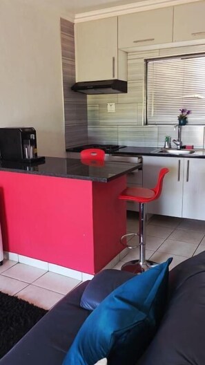 Dapur peribadi | Peti sejuk mini, ketuhar gelombang mikro, dapur 