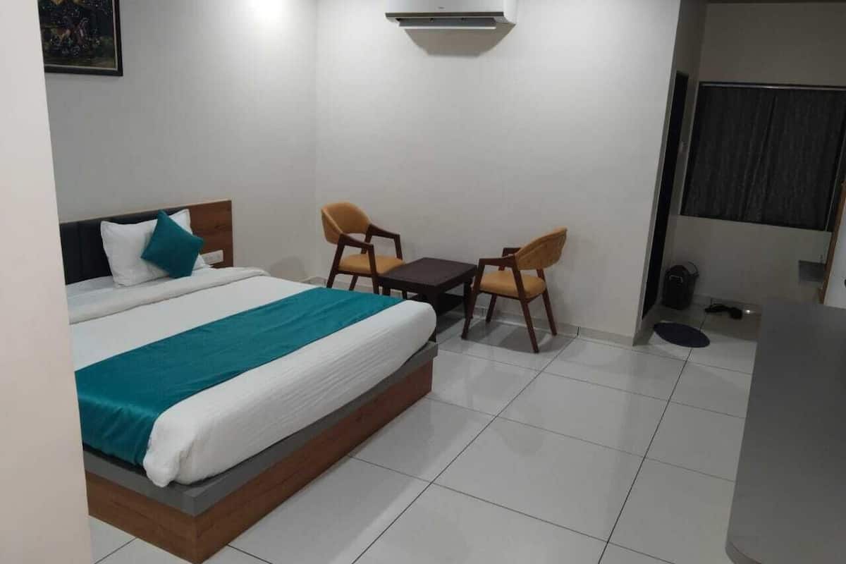 Habitación presidencial, vistas a la ciudad | Escritorio y wifi gratis