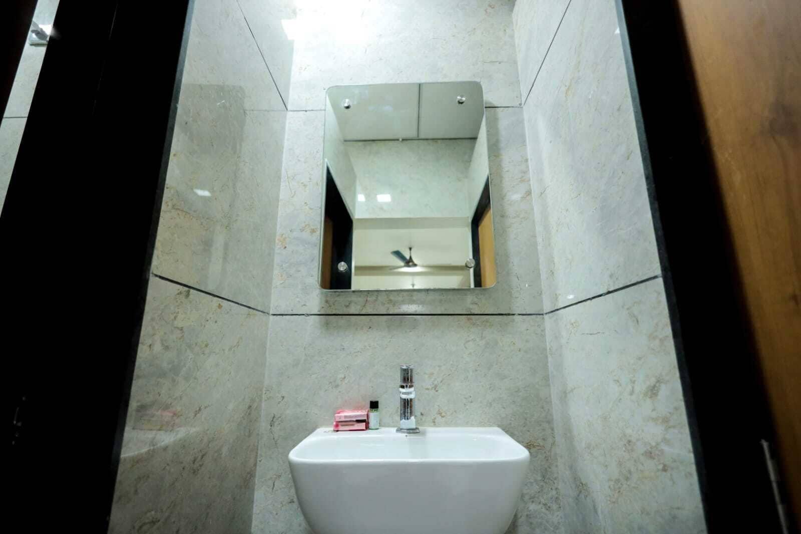 Shower, free toiletries, towels, soap