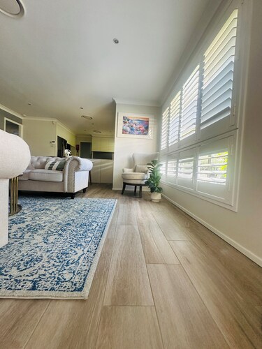 Southern Sky Villa| Peaceful 2BR/ Wifi/ Netflix/ Shops/ Parks/ Ingleburn