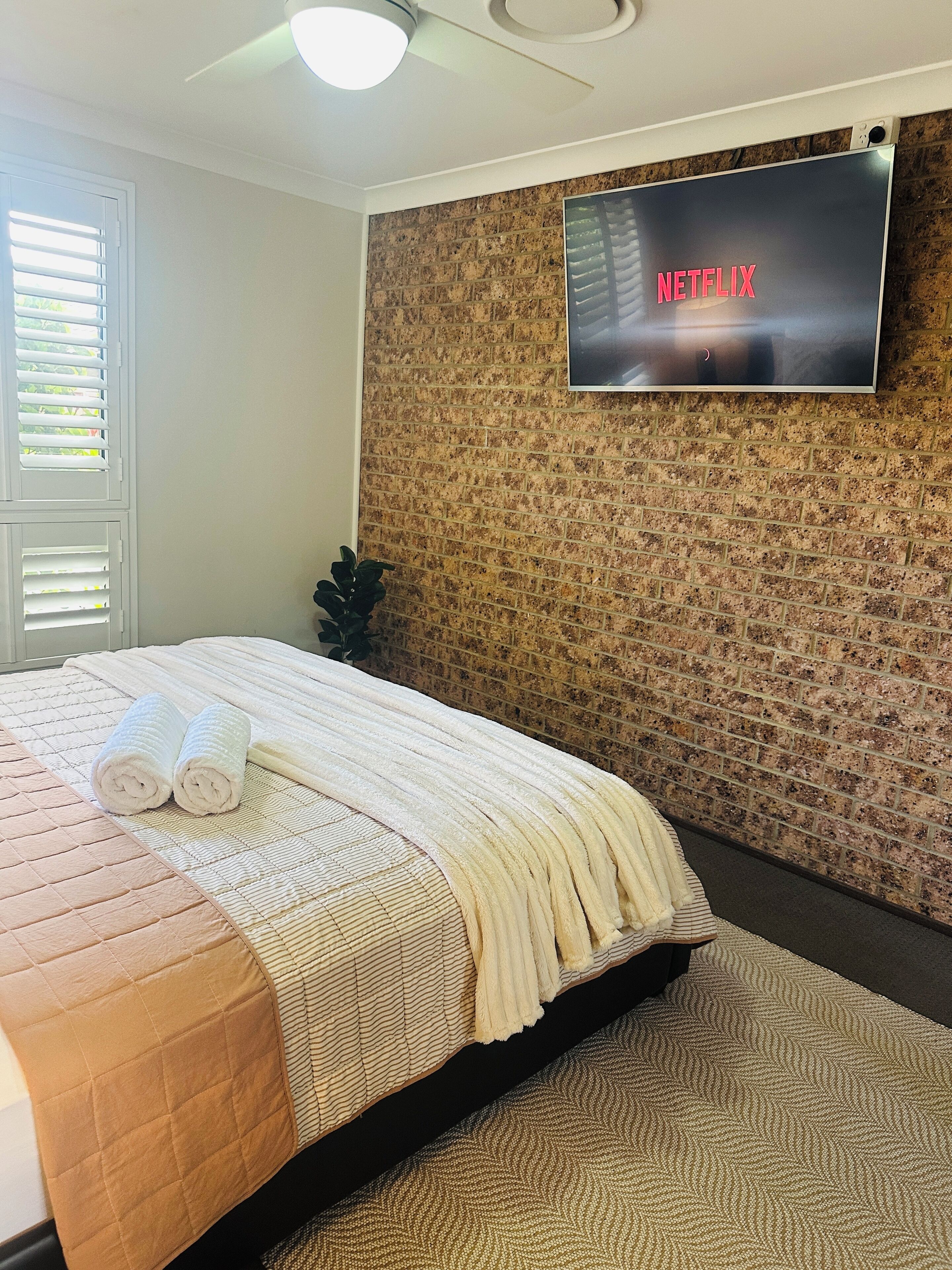 2 chambres, fer et planche à repasser, Wi-Fi gratuit, draps fournis