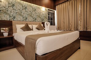 Premium-Zimmer, Stadtblick | Schreibtisch, laptopgeeigneter Arbeitsplatz, kostenloses WLAN